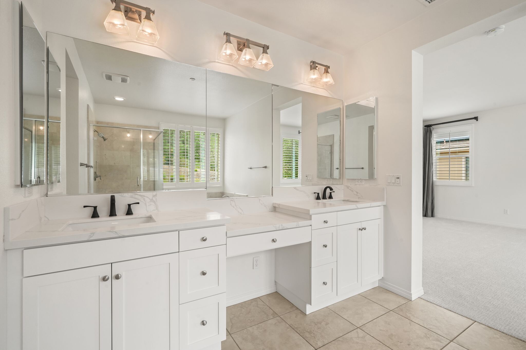 Primary bedroom bathroom - 4928 Princess Dr