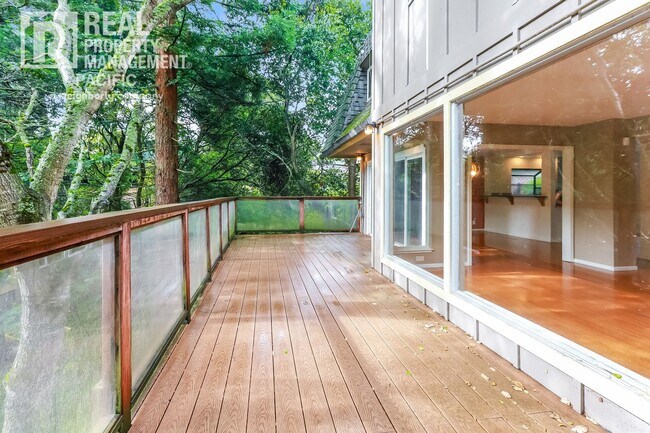 Building Photo - Peaceful 4-Bedroom Retreat in the Oakland ...