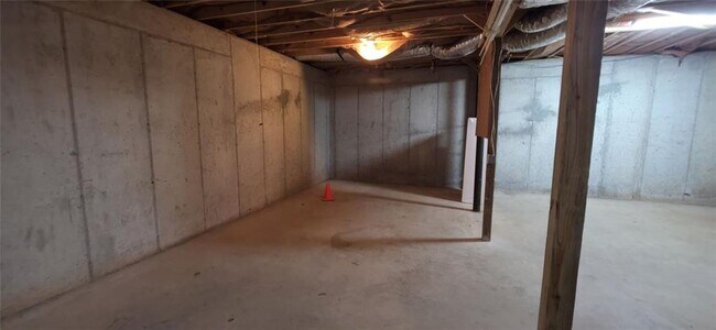 Building Photo - 15 Spring Branch Dr