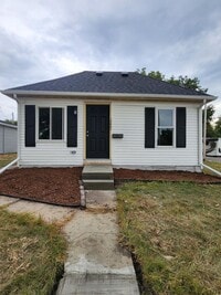 Building Photo - 2 Bedroom Fully Remodeled Boone