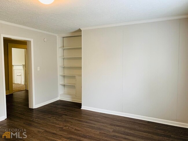 Building Photo - 513 Harwell Ave