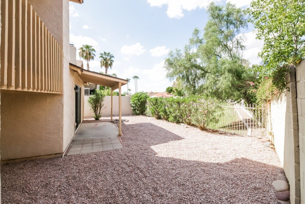 Building Photo - 921 S Val Vista Dr