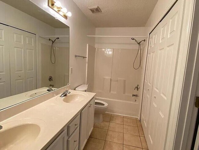 Building Photo - 12131 Bottlebrush Pl