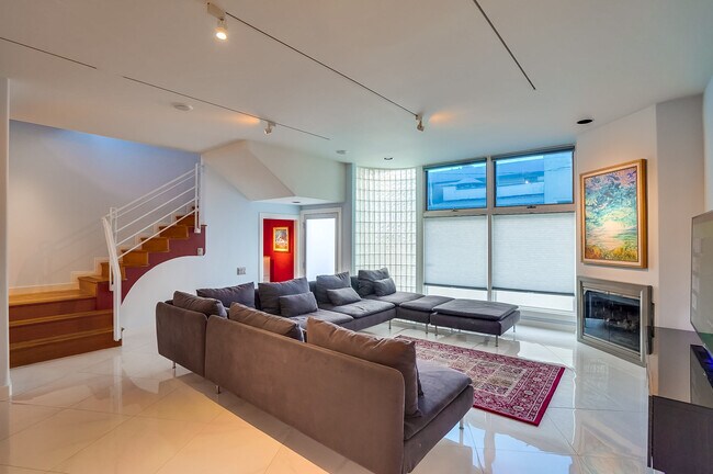 Building Photo - 1128 22nd St