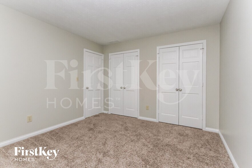 Building Photo - 458 Pebble Way