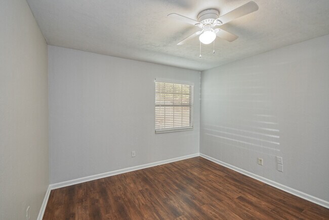 Building Photo - 1340 Cherry St