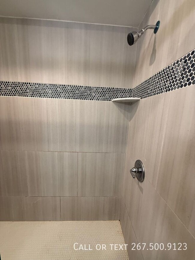 Building Photo - 1229 N Franklin St