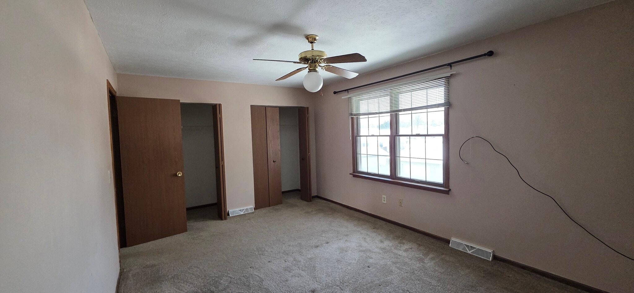 Building Photo - 5635 London Dr