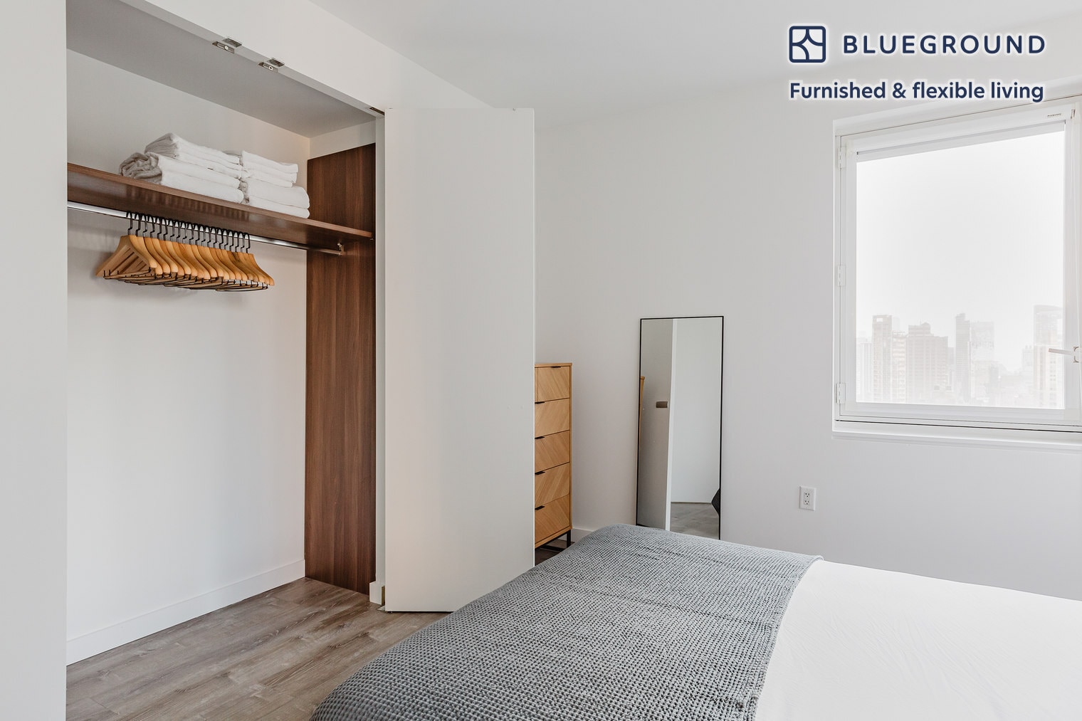 Building Photo - 70 W 45th St