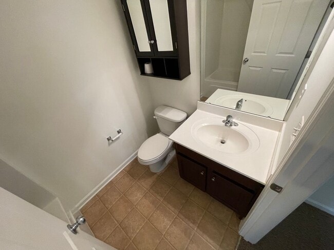 Building Photo - Large 3 BR Townhome in Park South Station ...
