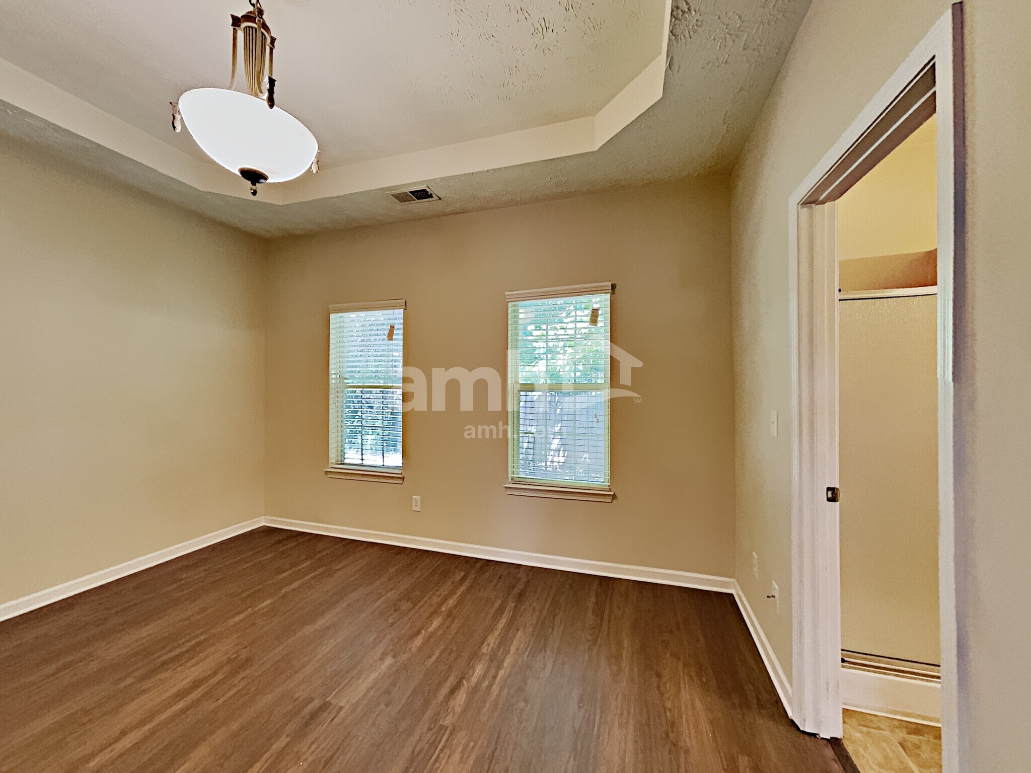 Building Photo - 6812 Bridgewood Dr