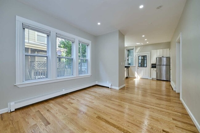 Building Photo - 27 Ellery St