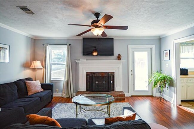 Building Photo - 980 Marys Dr