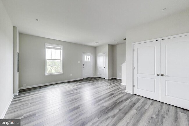 Building Photo - 1821 Jameson Dr