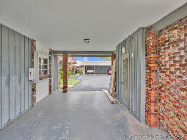 Building Photo - 340 Orange Tree Dr