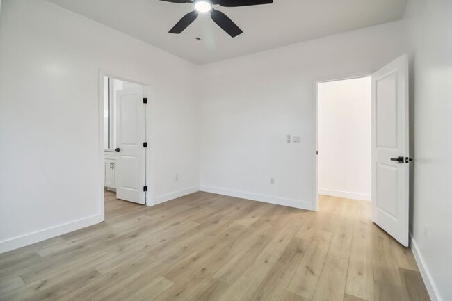 Building Photo - 4714 Harbinson Ave