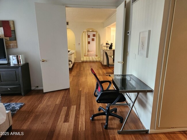 Building Photo - 7557 N Dreamy Draw Dr