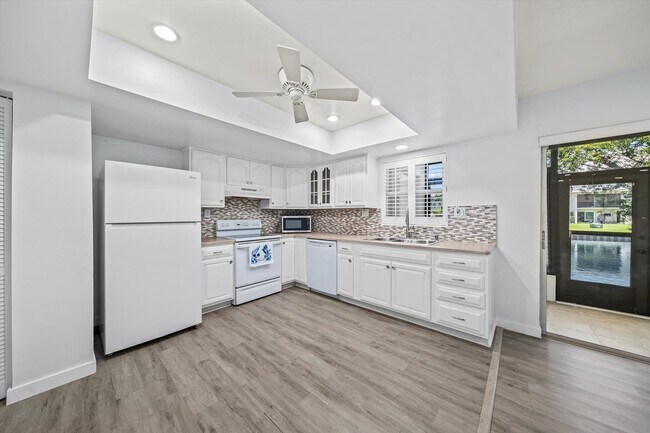 Building Photo - 413 Blue Jay Ln