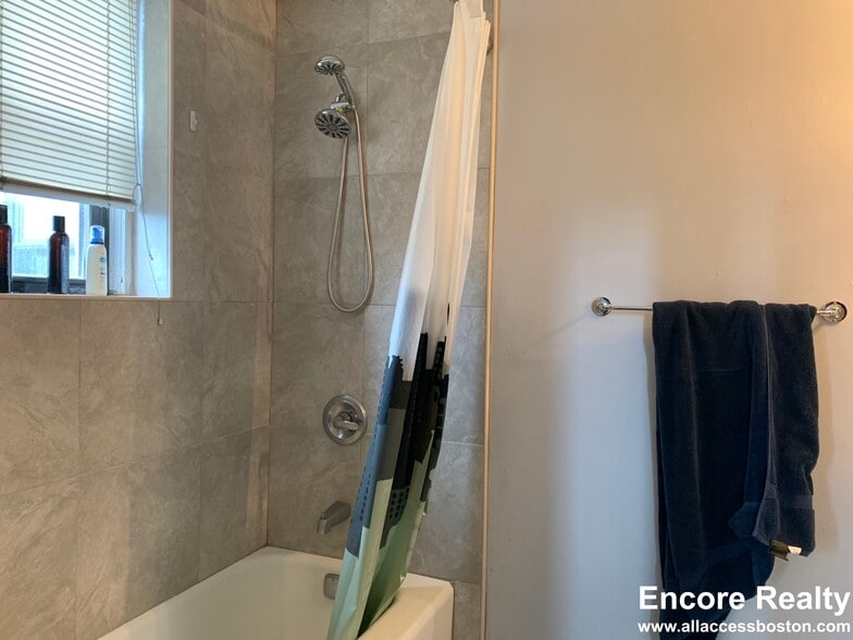 Building Photo - 466 Commonwealth Ave