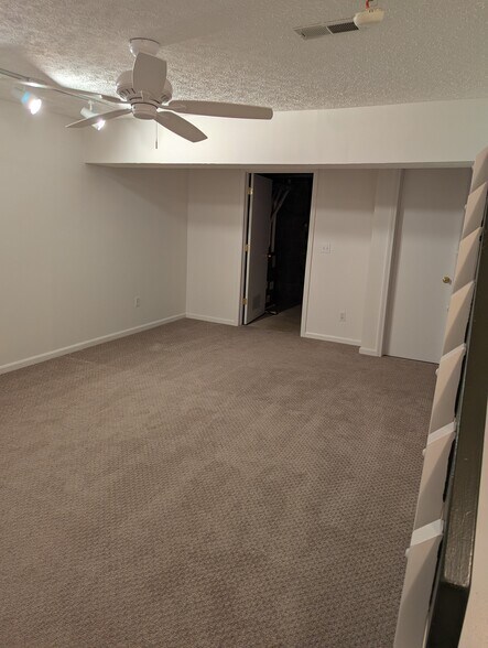 Building Photo - 1359 Meadow Run