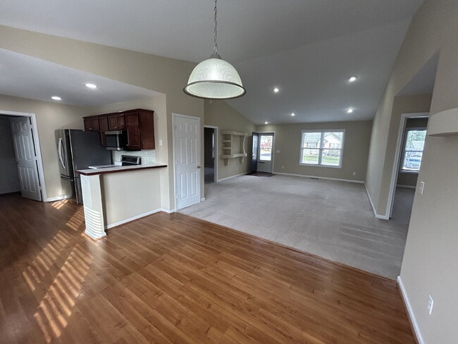 Building Photo - 3 BD 2BA Home with a Garage for Rent in Algood