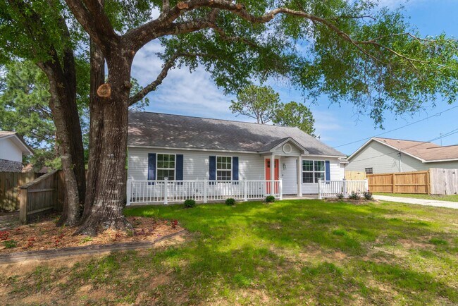 Building Photo - 309 Green Oak Dr