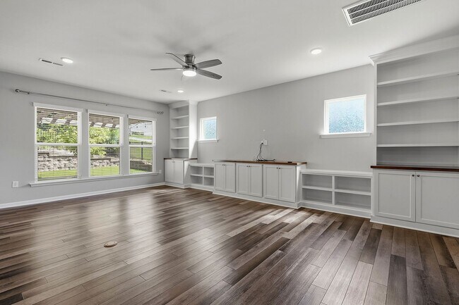 Building Photo - 438 Brk Pne Trl
