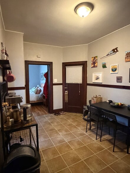 Building Photo - 2516 Bellevue Ave