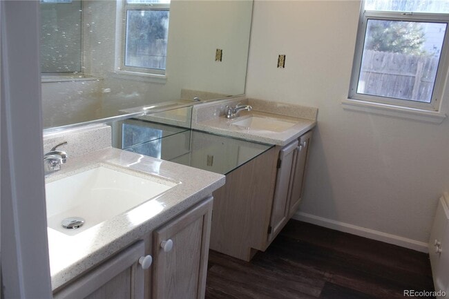 Building Photo - Home in Saddlebrook, Parker!