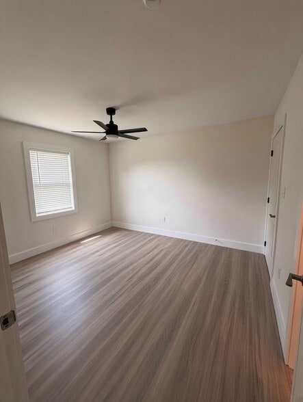 Building Photo - 294 High Point Dr
