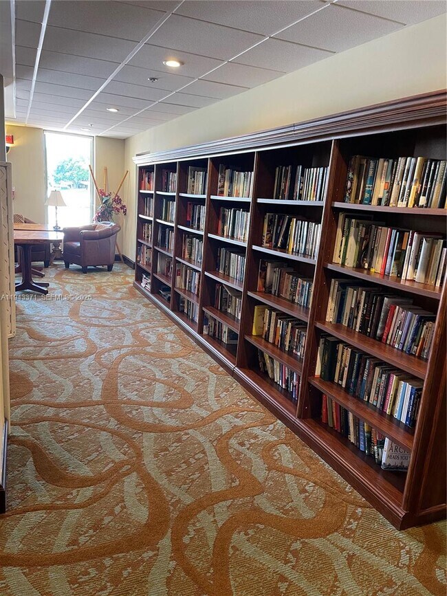 Building Photo - 1831 Sabal Palm Dr