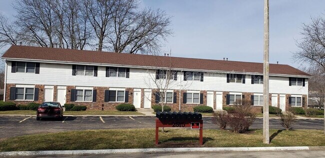 Building Photo - 2915 Grinnell Ct