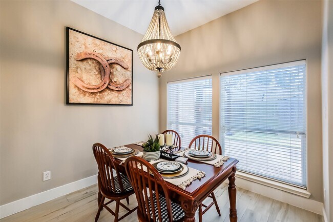 Building Photo - 10010 Forest Spring Ln