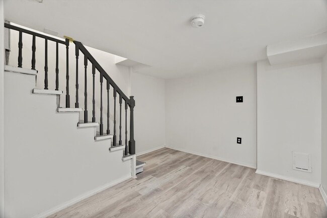 Building Photo - 5239 S Rutherford Ave