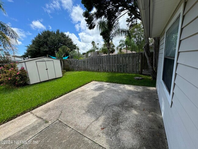 Building Photo - 13572 Lobo Ct