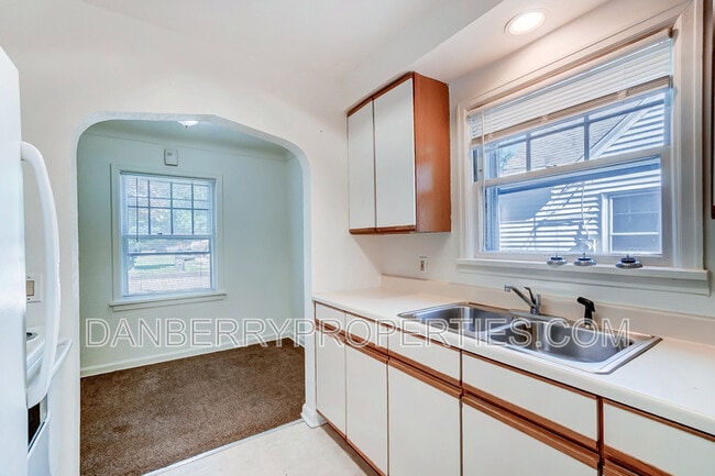 Building Photo - 1132 Brookley Blvd