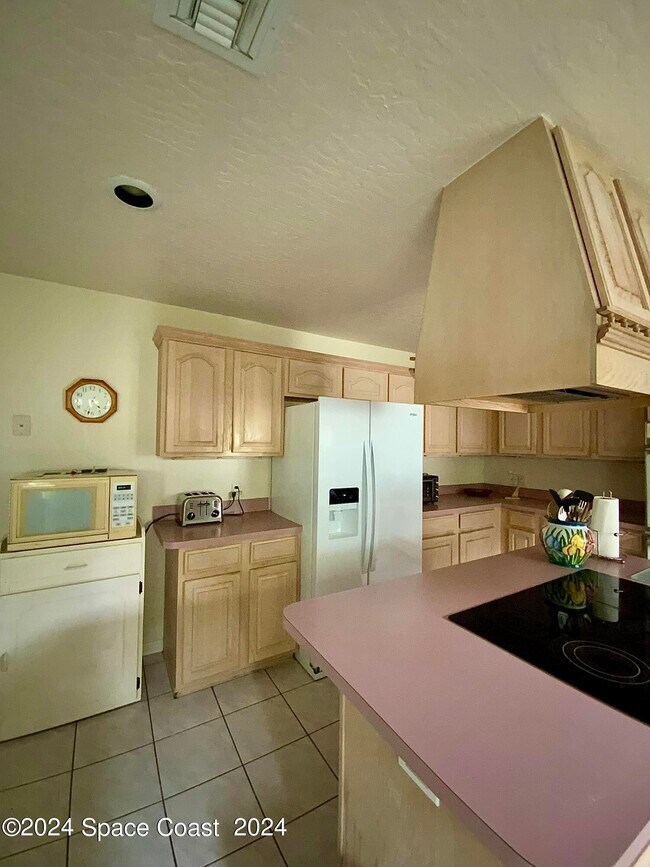 Building Photo - 190 Richards Rd