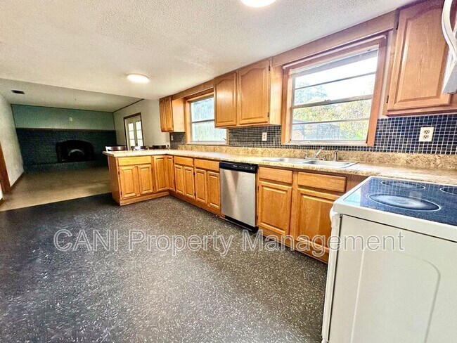 Building Photo - 575 E Compton Ct