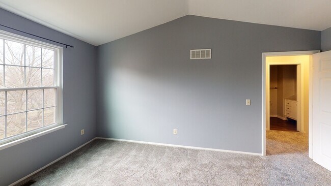 Building Photo - 3044 Forest Creek Ct