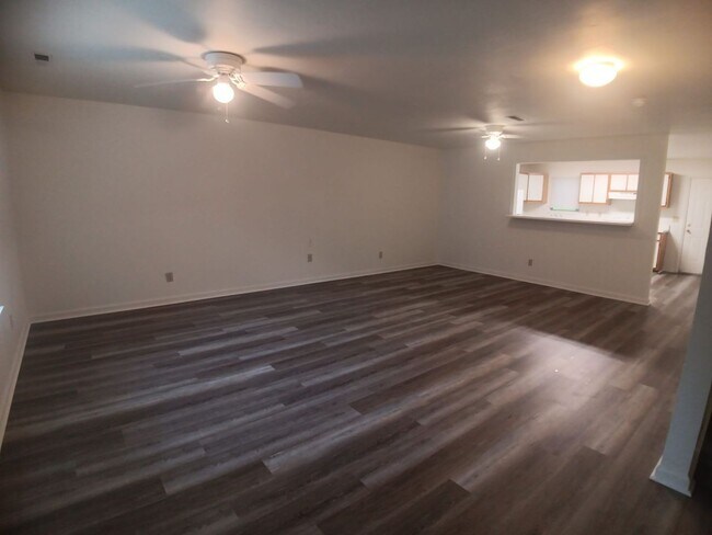 Building Photo - 206 Janie Ln