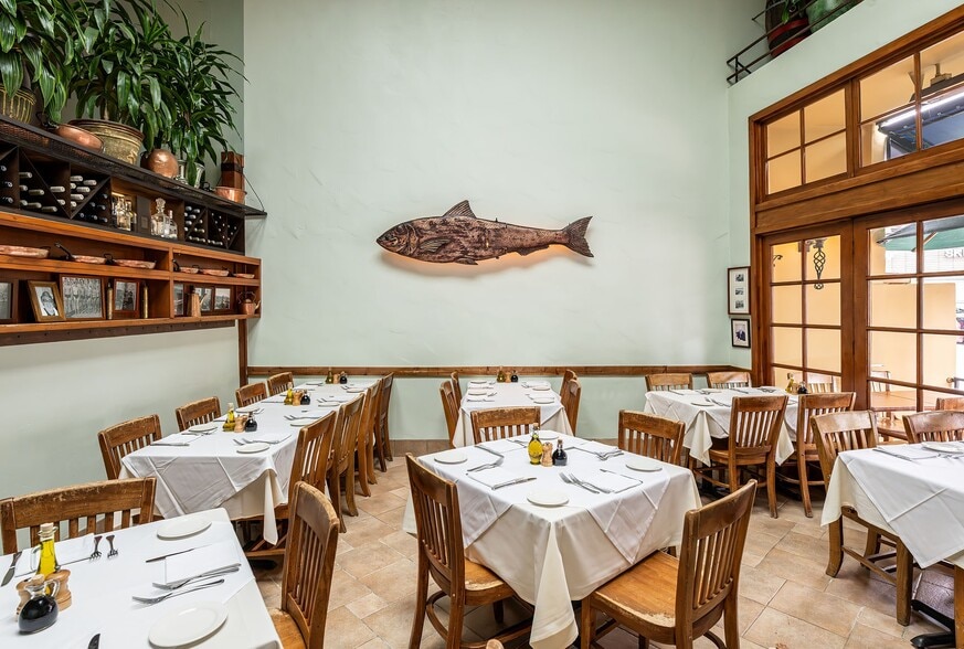 Divino 2 - 11970 Montana Ave