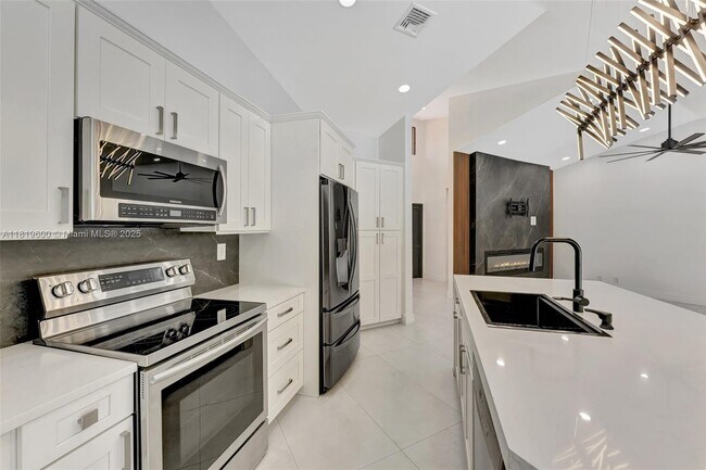 Building Photo - 8360 NW 51st Ct