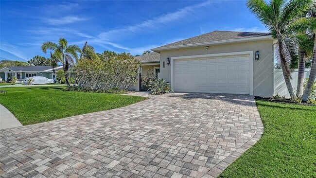 Building Photo - 1111 Mallorca Dr
