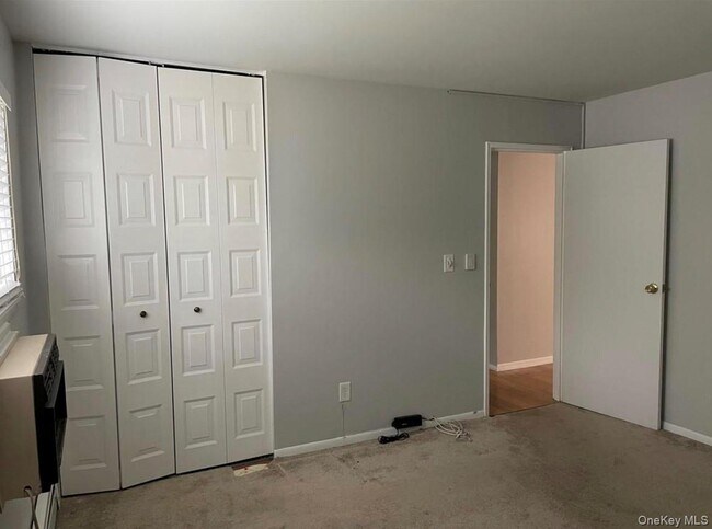 Building Photo - 58 Manor Dr