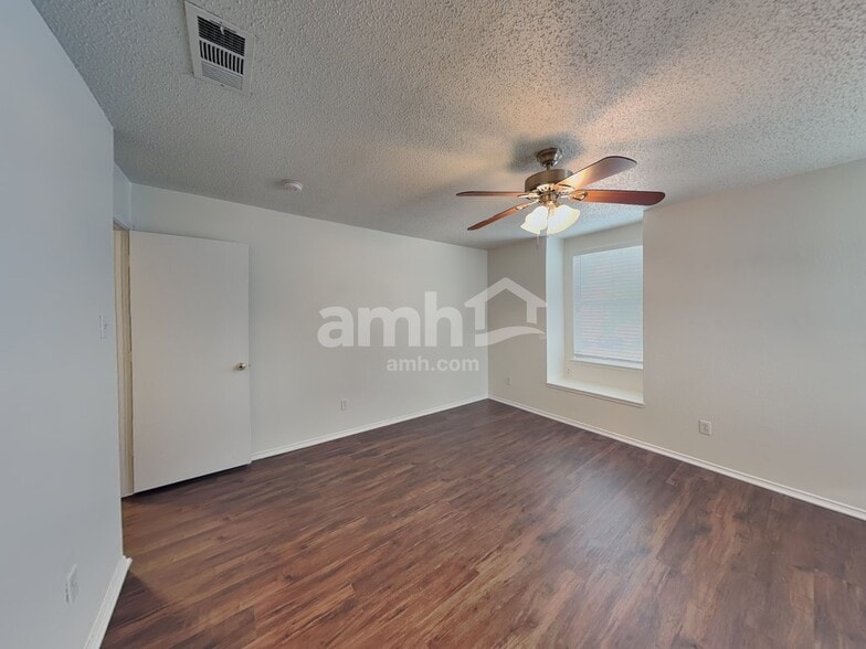 Building Photo - 4026 Holly Leaf Ct