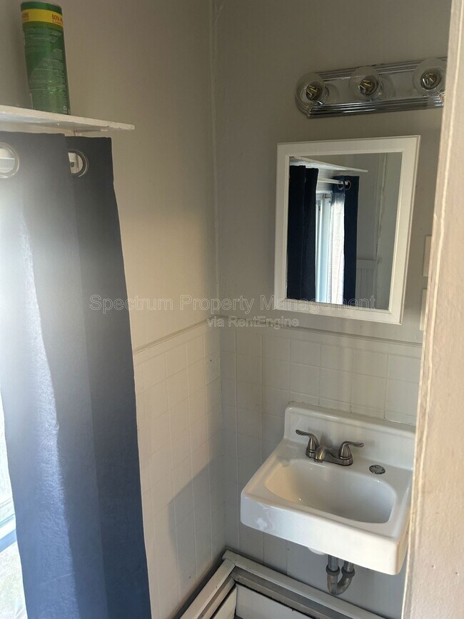 Building Photo - 45 Elm St