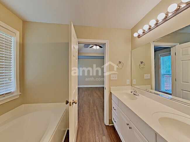 Building Photo - 2098 Prescott Way