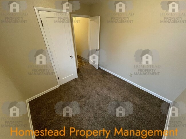 Building Photo - 410