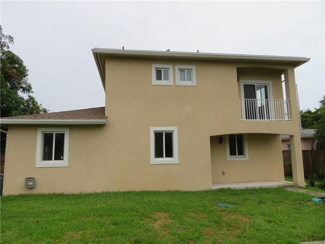 Building Photo - 1944 Sheridan St