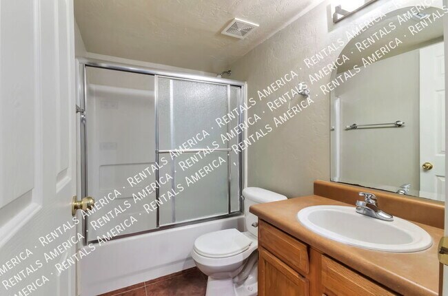 Building Photo - 1013 E Halcyon Rd